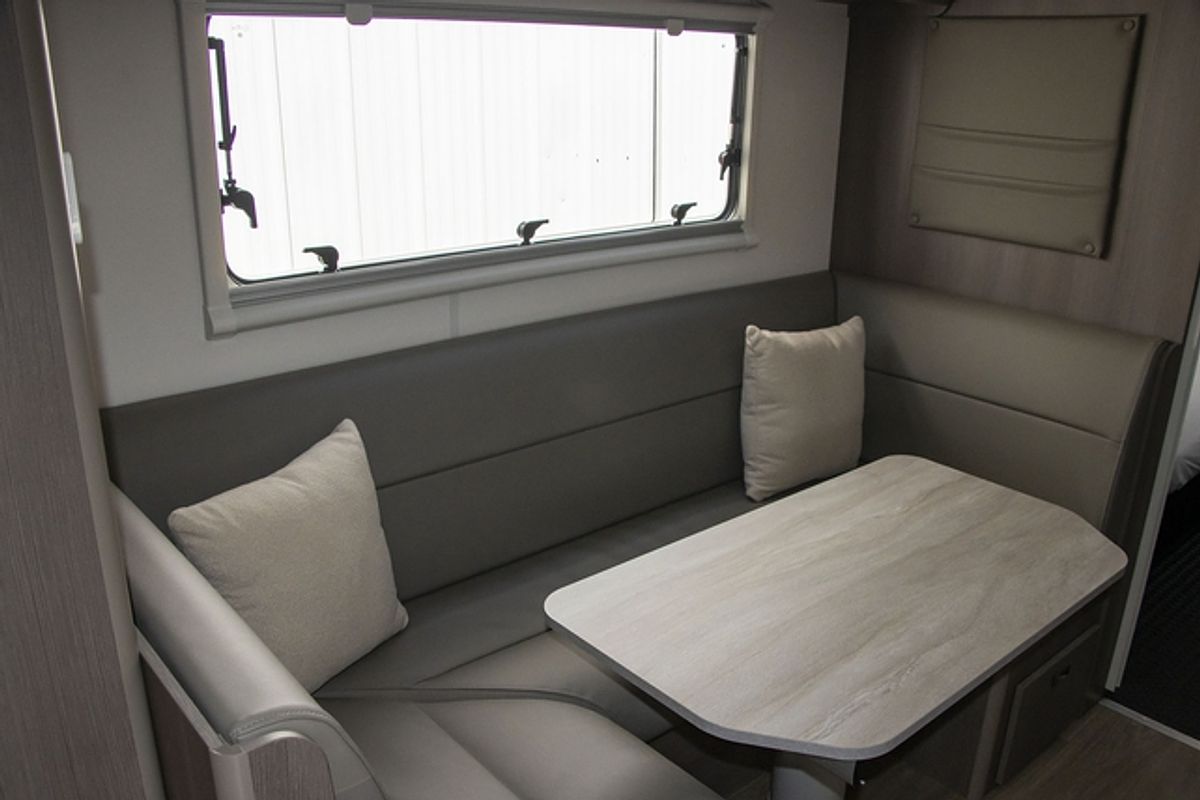 2025 Jayco BASE STATION CARAVAN 24.75-6.BS-MY25