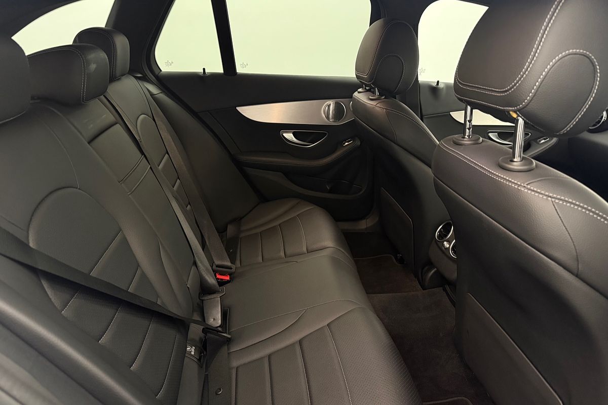 2019 Mercedes-Benz C-Class C200 S205