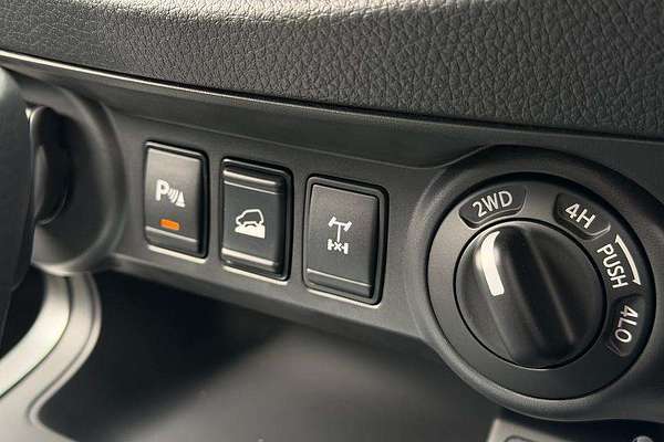2024 Nissan Navara ST D23 4X4