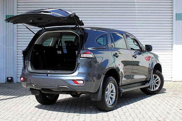 2022 Isuzu MU-X LS-M