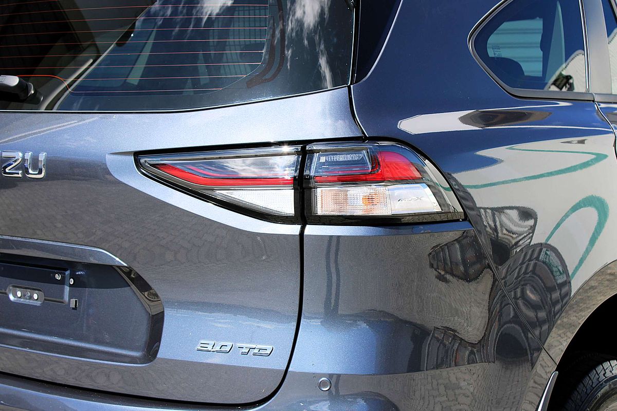 2022 Isuzu MU-X LS-M