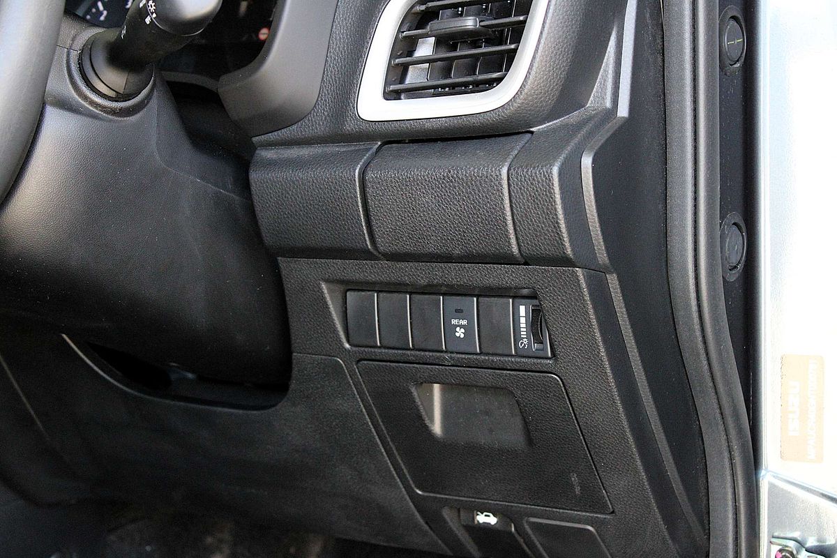 2022 Isuzu MU-X LS-M