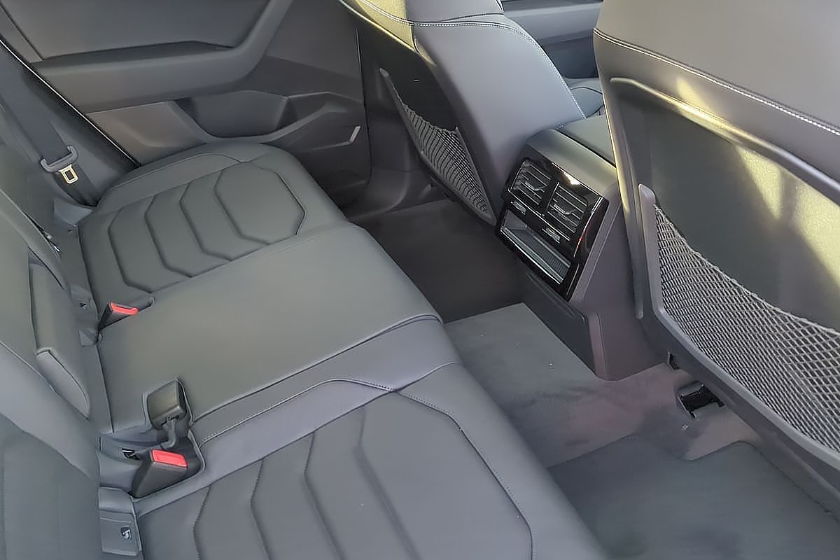 2025 Volkswagen Touareg 170TDI RC