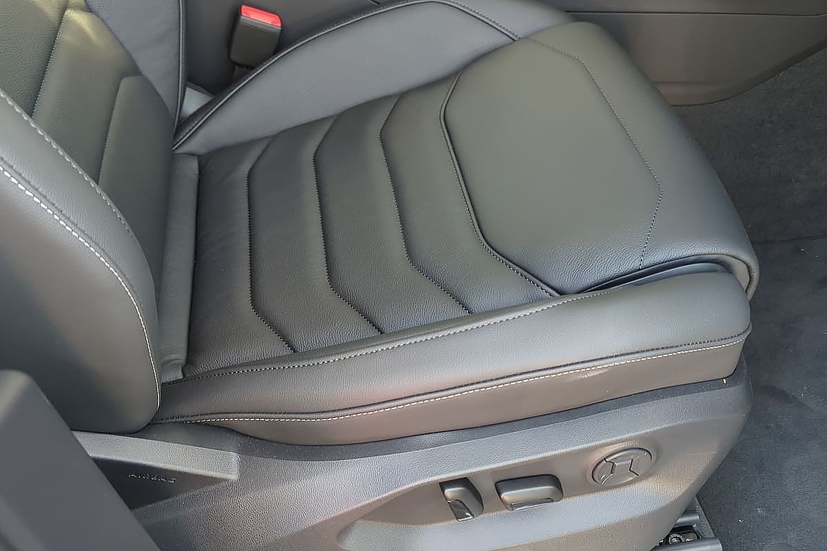 2025 Volkswagen Touareg 170TDI RC