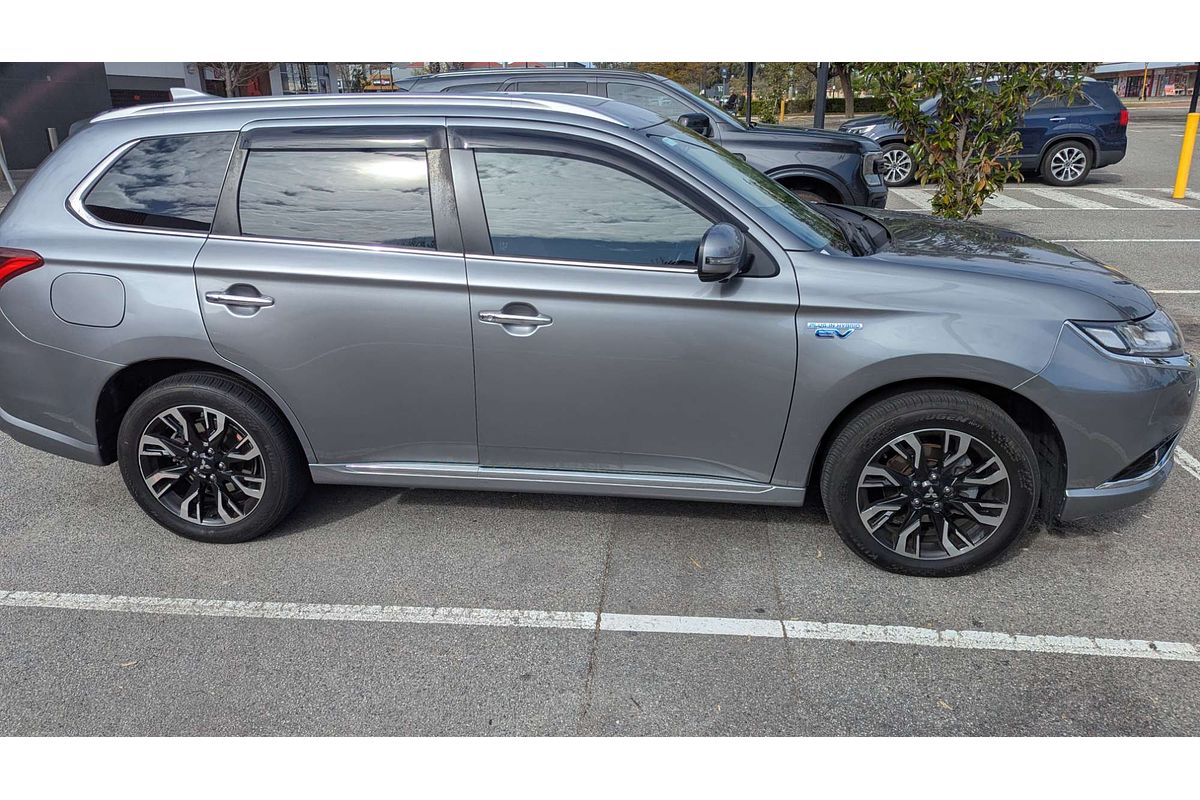 2018 Mitsubishi Outlander PHEV Exceed ZK