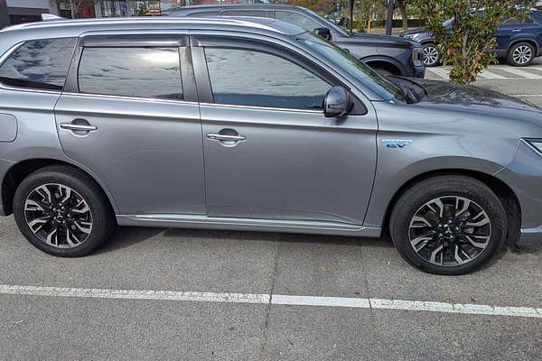 2018 Mitsubishi Outlander PHEV Exceed ZK