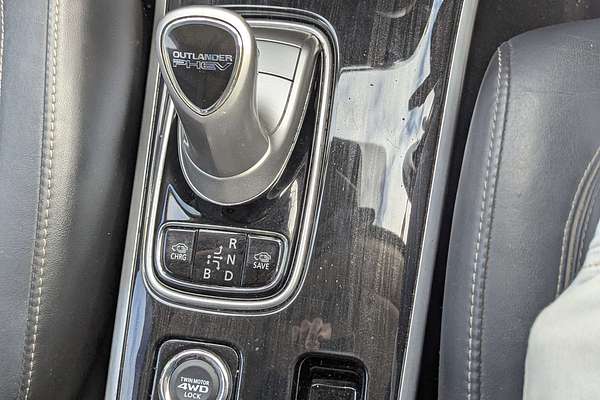 2018 Mitsubishi Outlander PHEV Exceed ZK