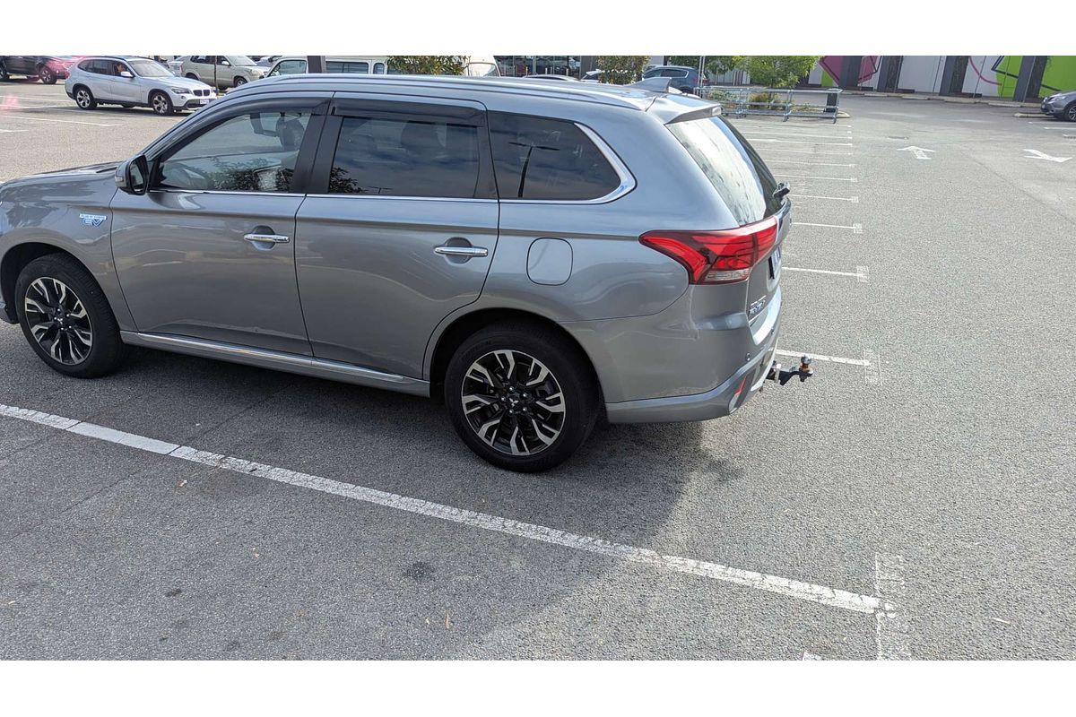 2018 Mitsubishi Outlander PHEV Exceed ZK