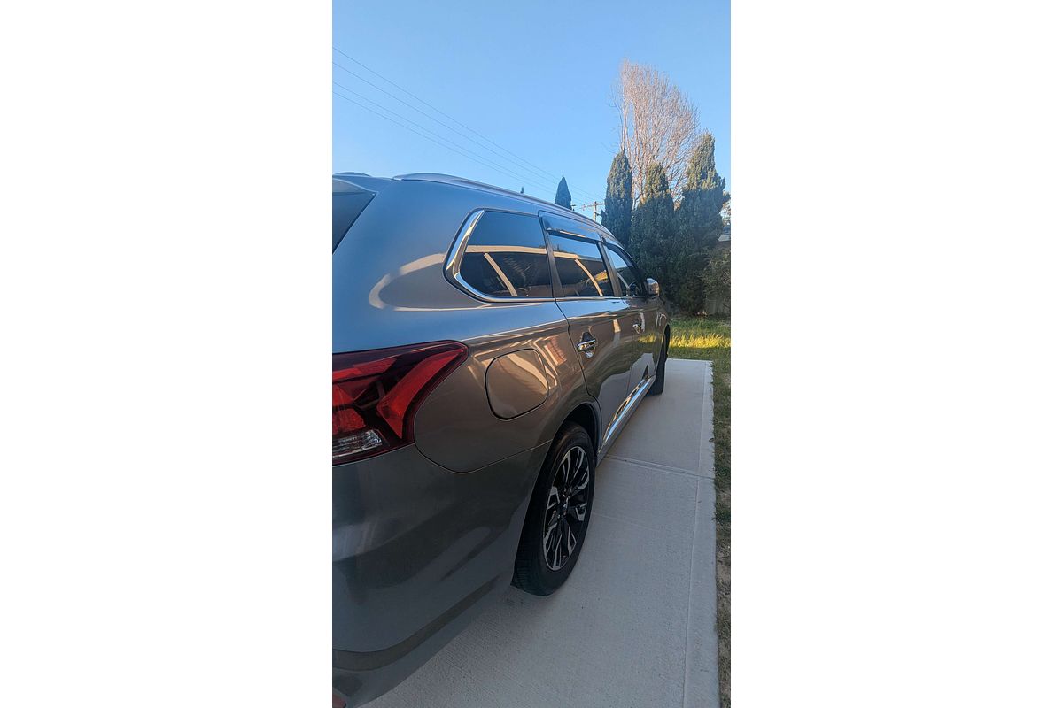 2018 Mitsubishi Outlander PHEV Exceed ZK
