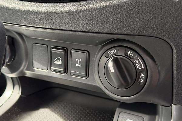 2025 Nissan Navara SL Warrior D23 4X4