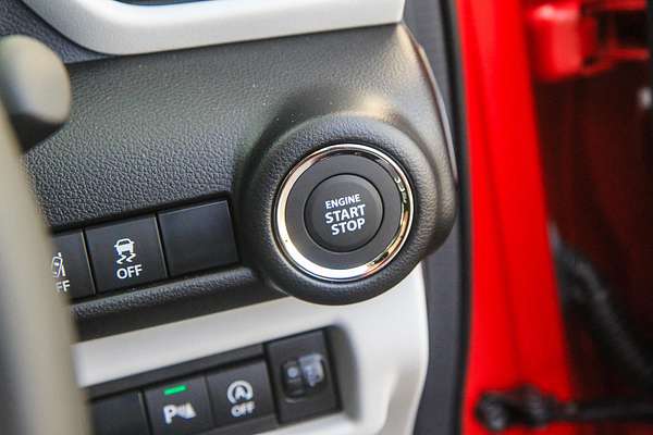 2025 Suzuki Swift Hybrid Plus UZ