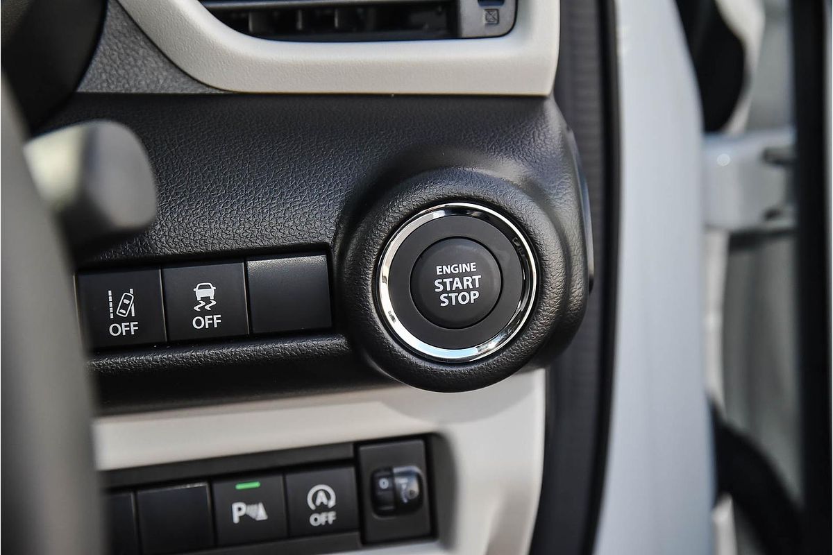 2025 Suzuki Swift Hybrid GLX UZ