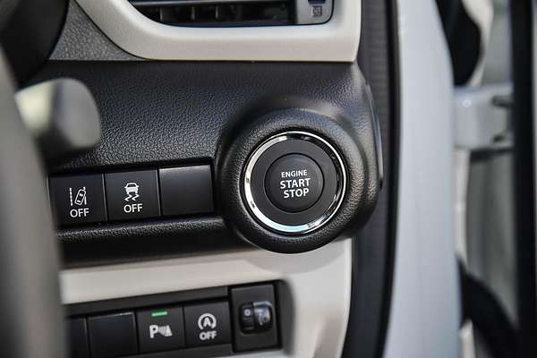 2025 Suzuki Swift Hybrid GLX UZ