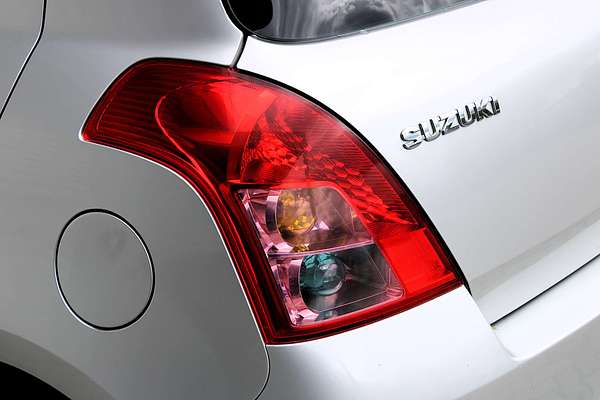 2009 Suzuki Swift RS415