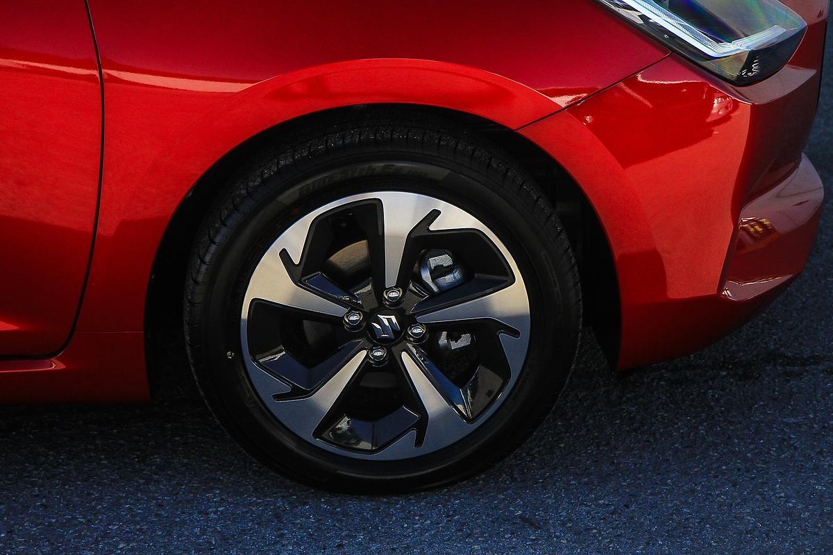 2025 Suzuki Swift Hybrid GLX UZ