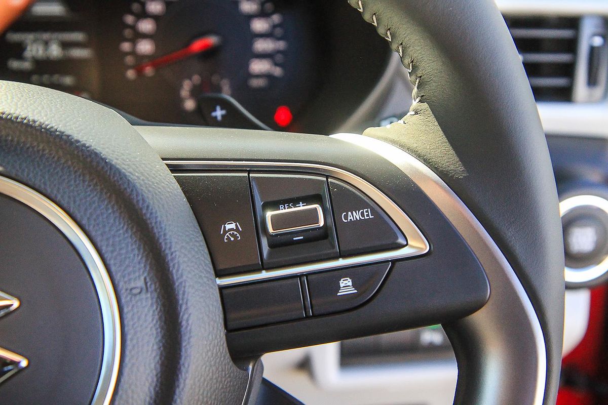 2025 Suzuki Swift Hybrid GLX UZ