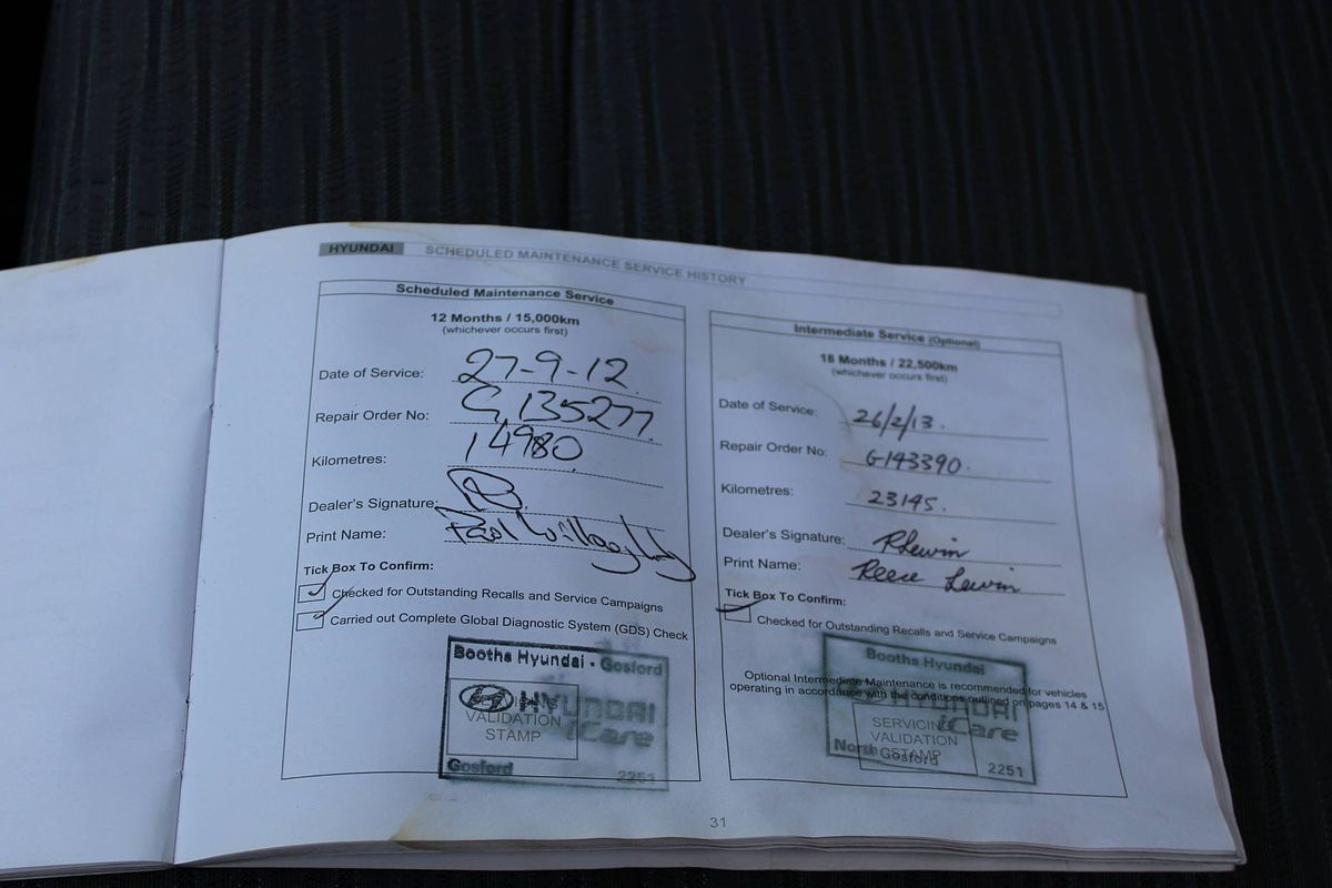 2011 HYUNDAI iLOAD CREW 5 SP MANUAL 4D VAN 4CYL