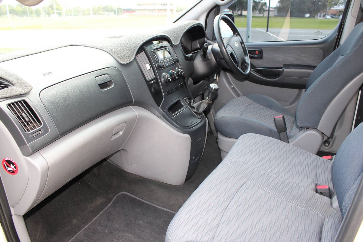 2011 HYUNDAI iLOAD CREW 5 SP MANUAL 4D VAN 4CYL