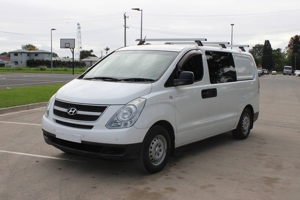 2011 HYUNDAI iLOAD CREW 5 SP MANUAL 4D VAN 4CYL