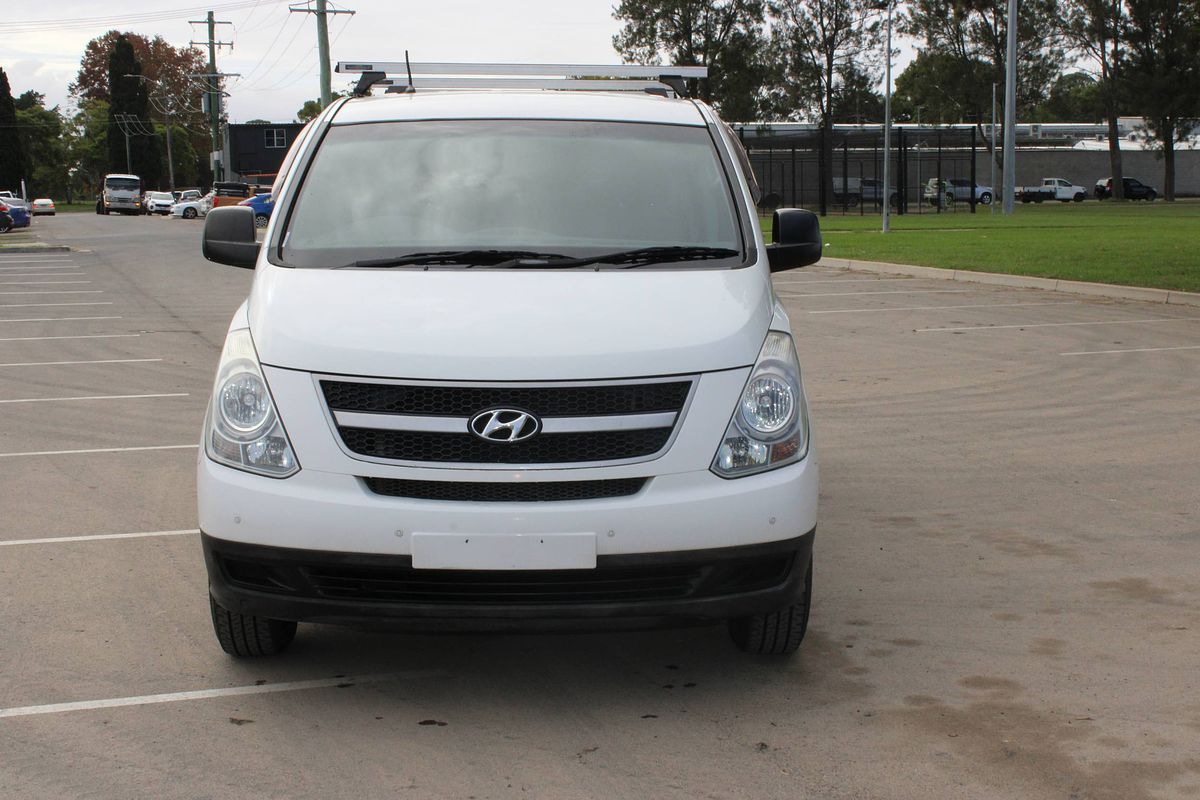 2011 HYUNDAI iLOAD CREW 5 SP MANUAL 4D VAN 4CYL