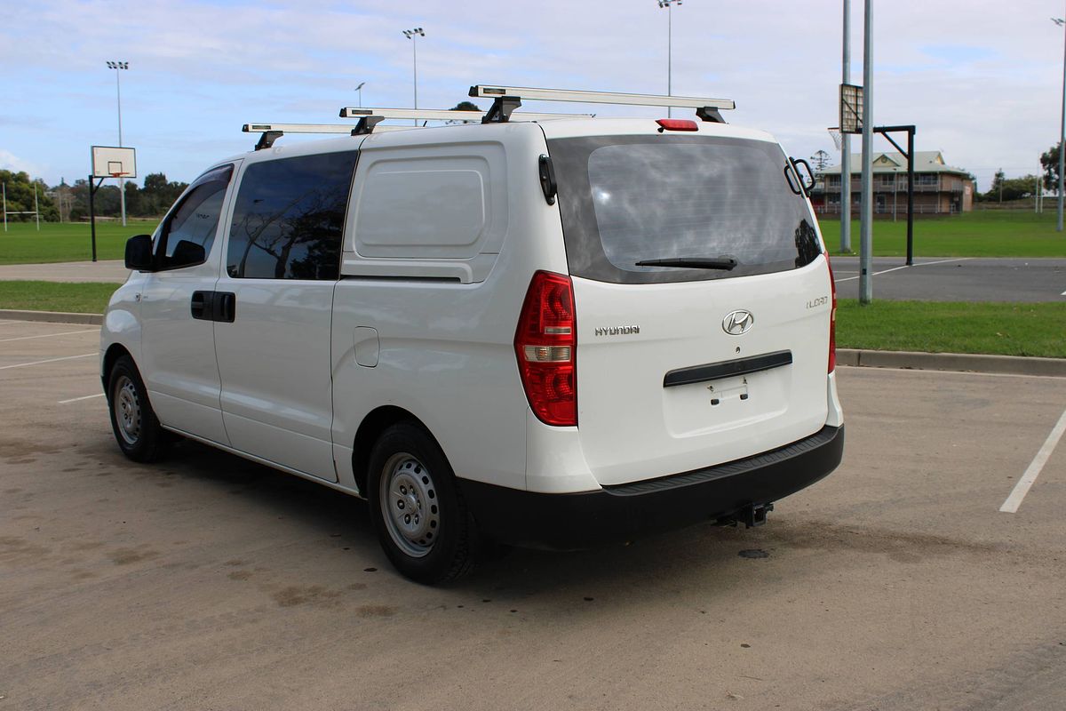 2011 HYUNDAI iLOAD CREW 5 SP MANUAL 4D VAN 4CYL