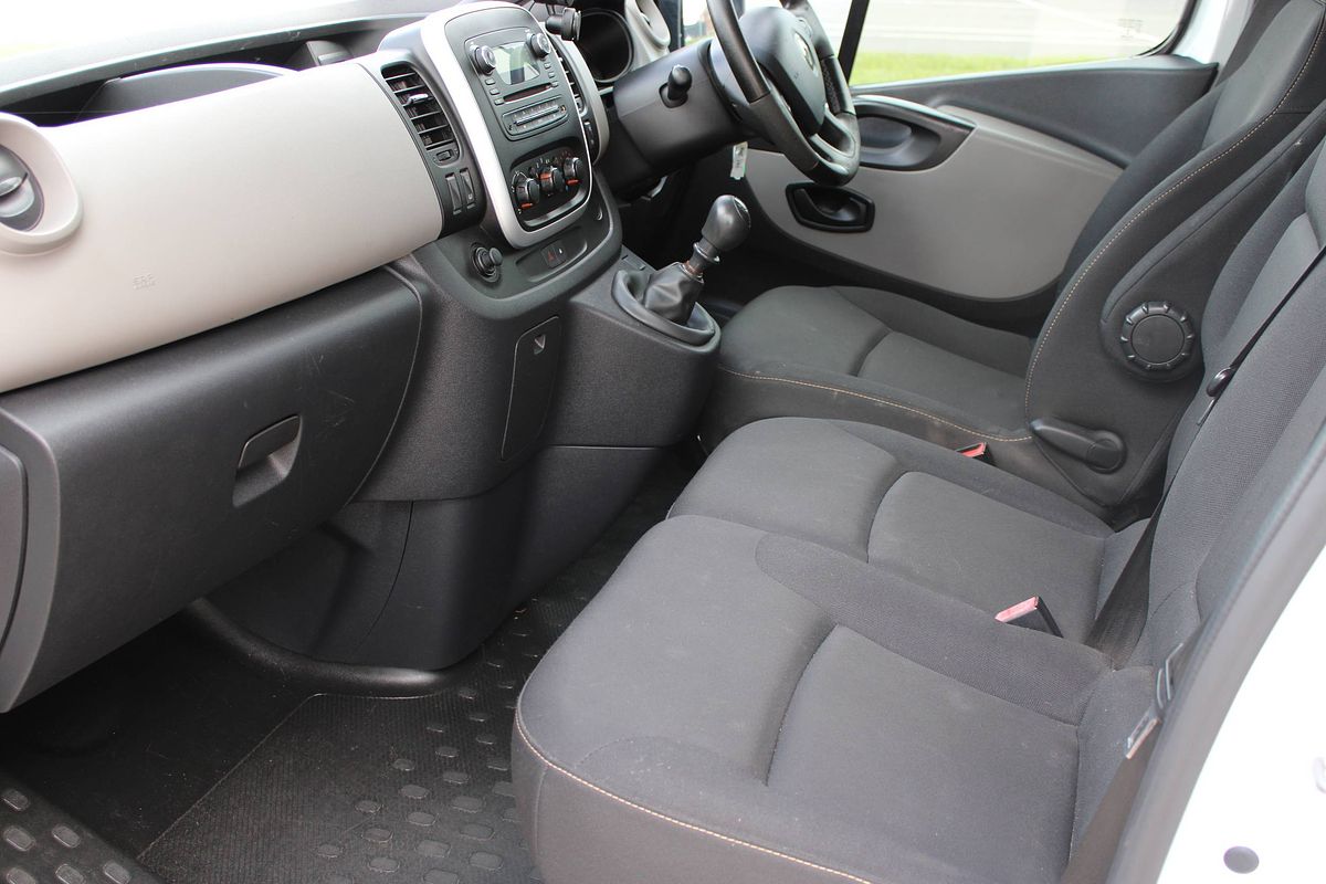 2017 RENAULT TRAFIC LWB LOW 6 SP MANUAL 4D VAN DT4