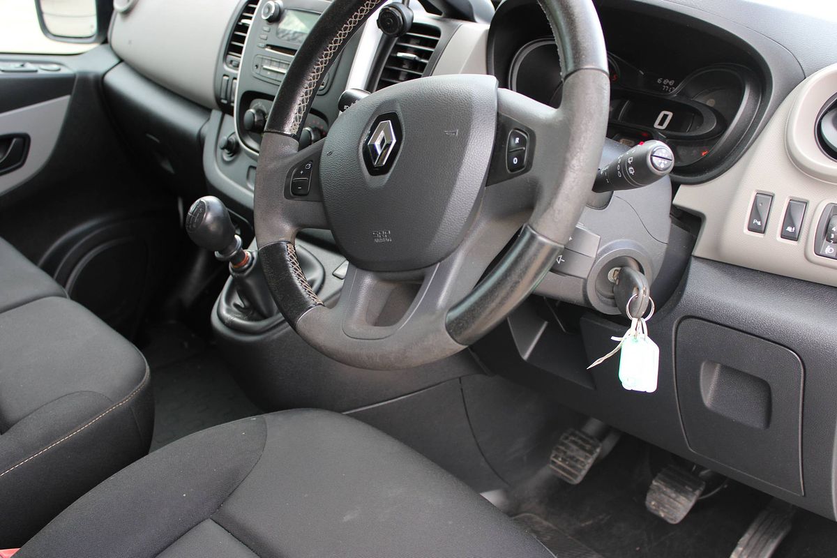 2017 RENAULT TRAFIC LWB LOW 6 SP MANUAL 4D VAN DT4