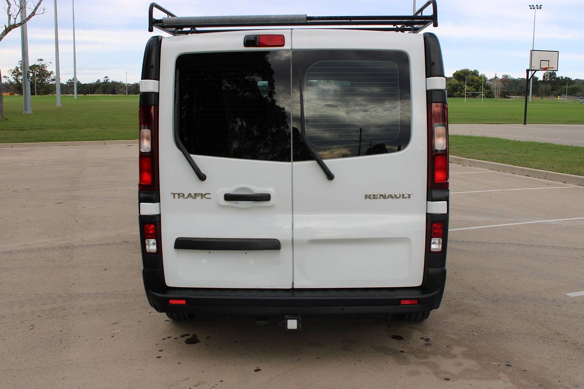 2017 RENAULT TRAFIC LWB LOW 6 SP MANUAL 4D VAN DT4