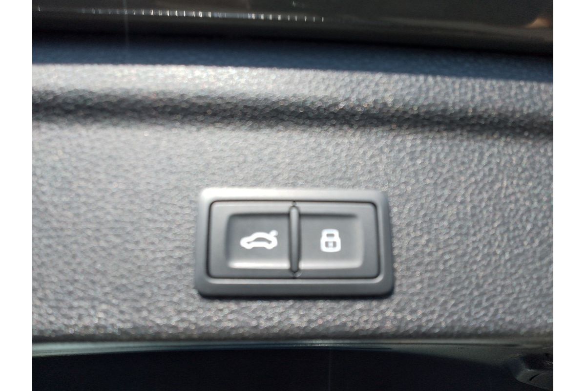 2023 Audi Q3 35 TFSI S line F3