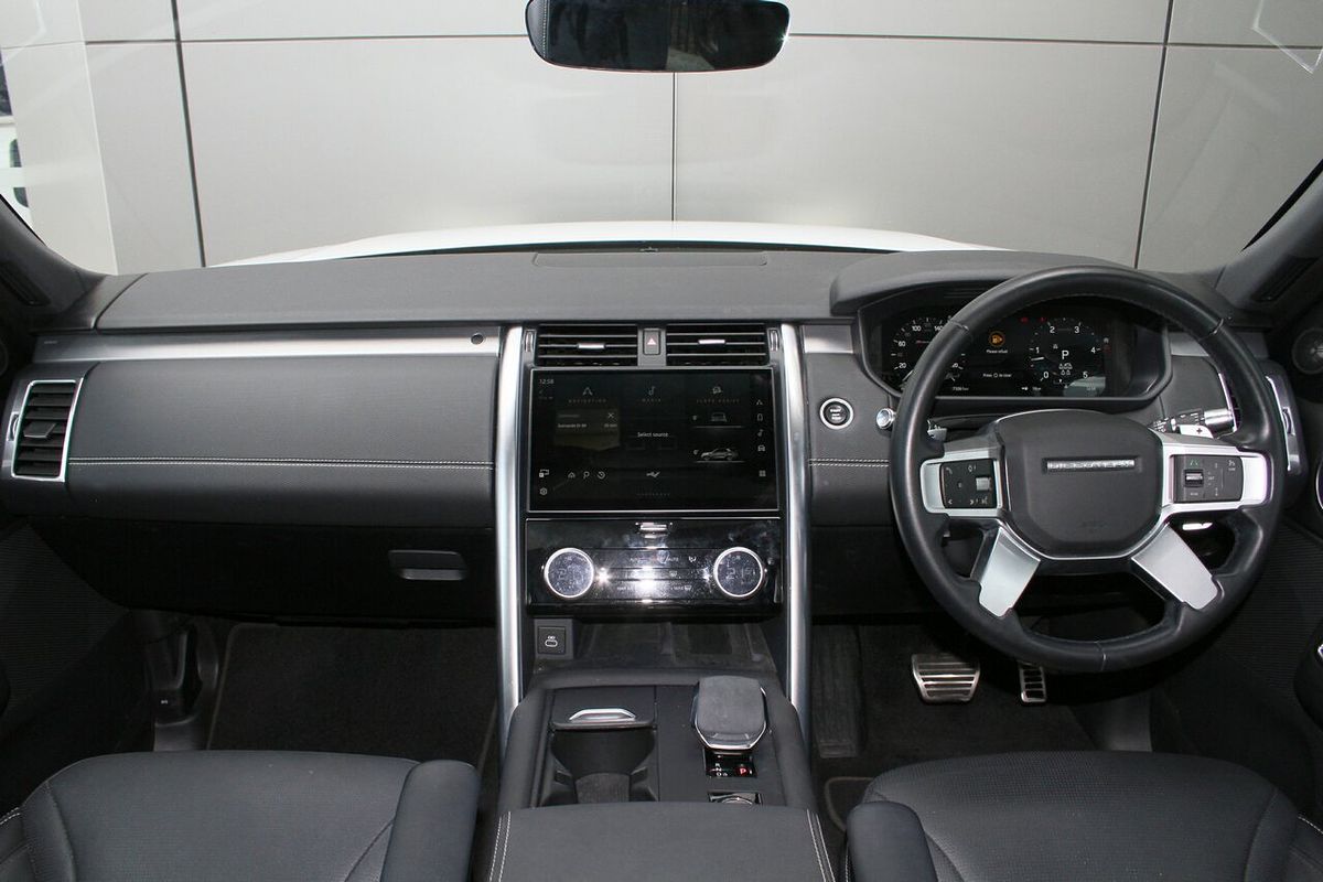 2021 Land Rover Discovery D300 R-Dynamic SE Series 5