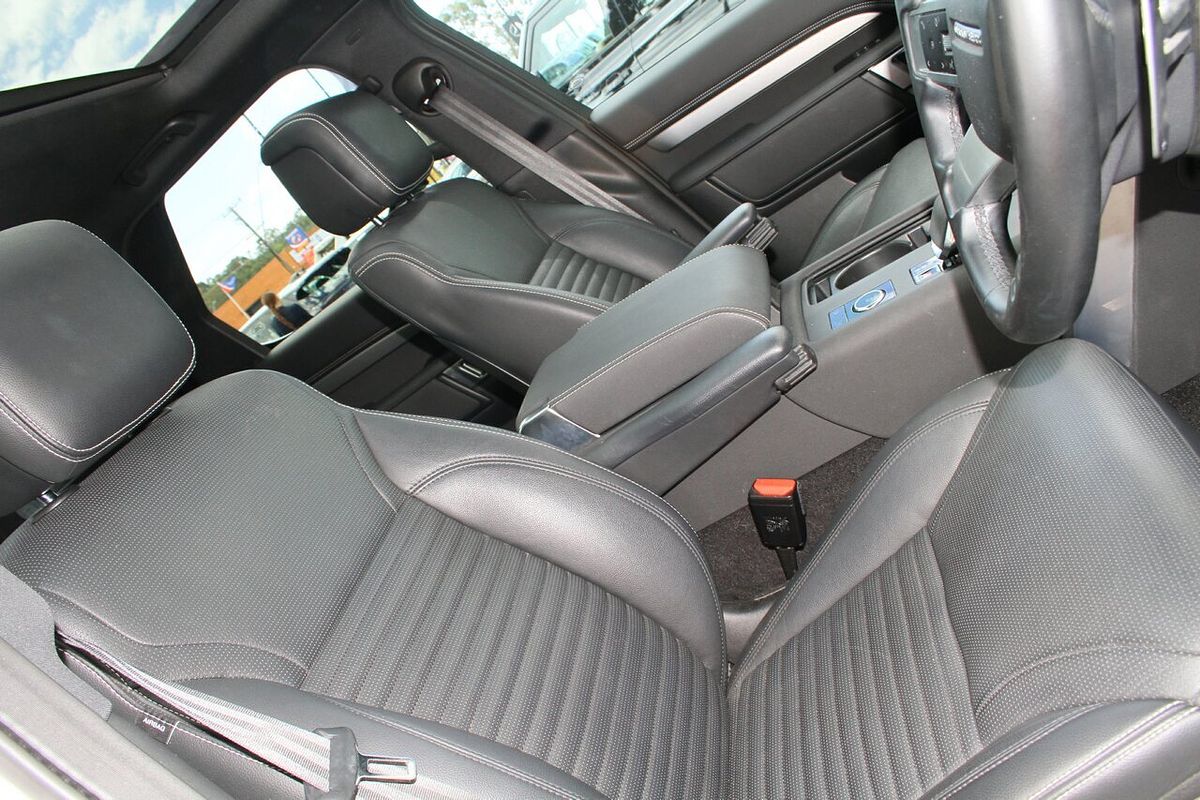 2021 Land Rover Discovery D300 R-Dynamic SE Series 5