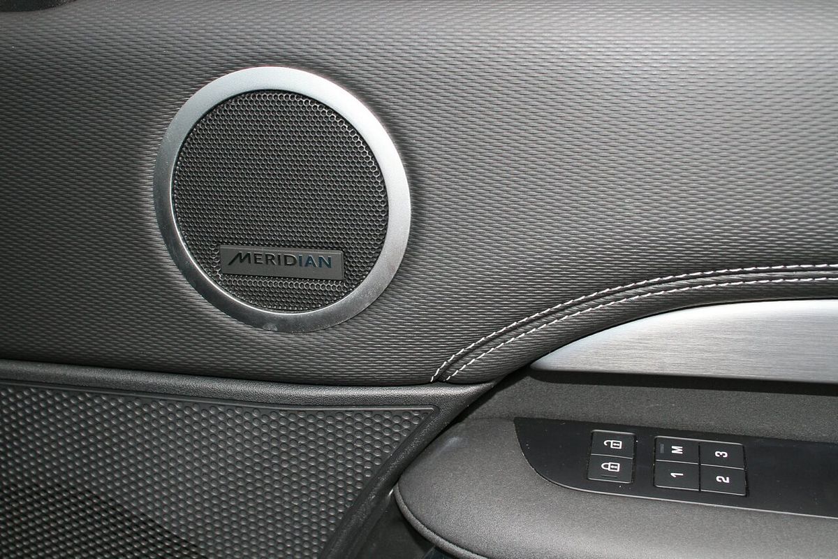 2021 Land Rover Discovery D300 R-Dynamic SE Series 5