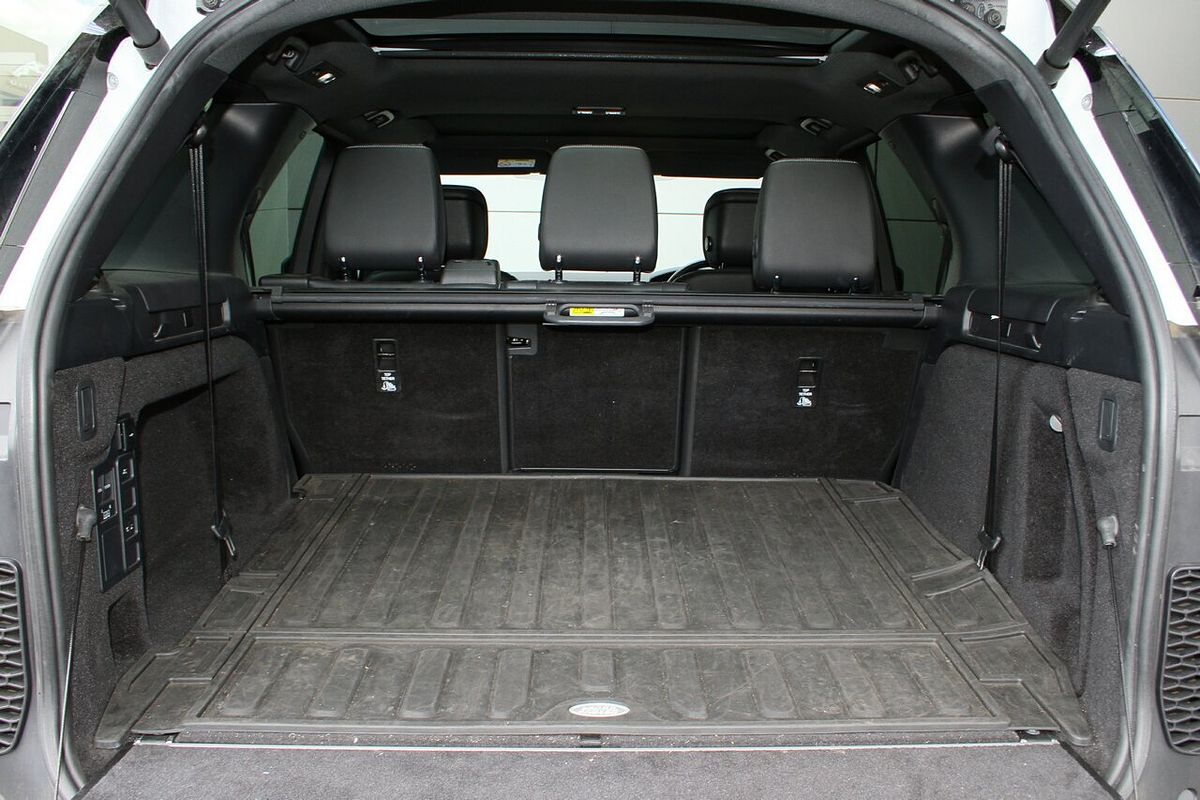 2021 Land Rover Discovery D300 R-Dynamic SE Series 5