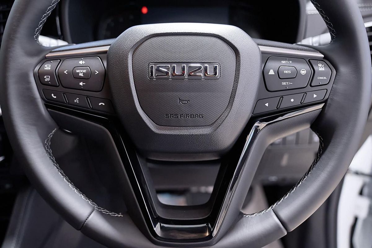 2025 Isuzu MU-X LS-T