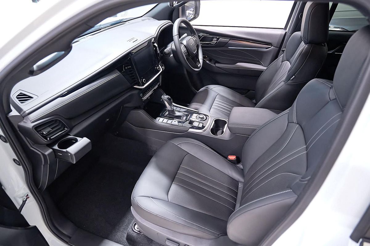 2025 Isuzu MU-X LS-T