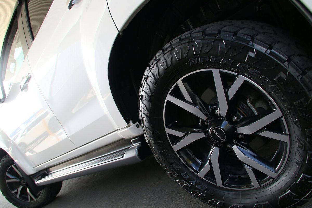 2021 Isuzu MU-X LS-T