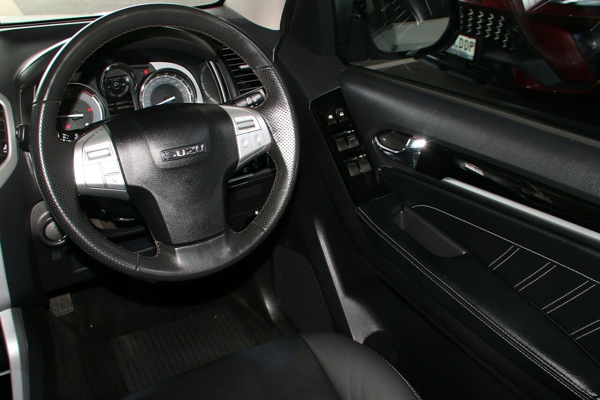 2021 Isuzu MU-X LS-T