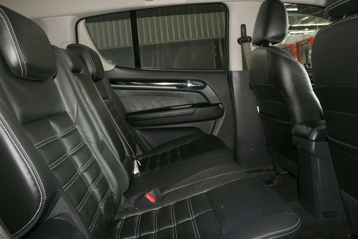 2021 Isuzu MU-X LS-T