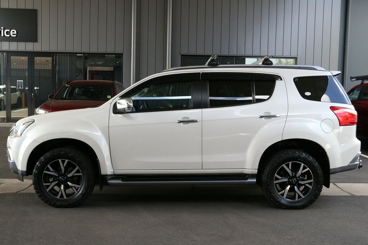 2021 Isuzu MU-X LS-T