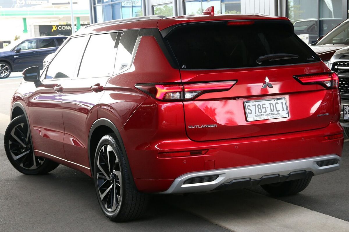 2024 Mitsubishi Outlander Exceed ZM