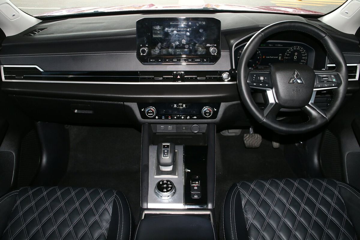 2024 Mitsubishi Outlander Exceed ZM