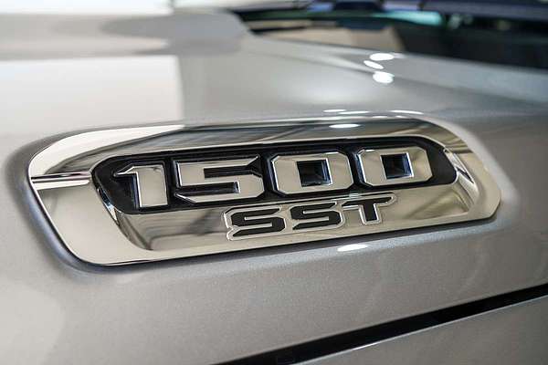 2025 RAM 1500 Laramie Sport Hurricane SO RamBox DT 4X4 SWB