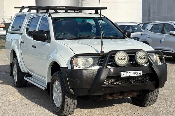 2013 Mitsubishi Triton GLX MN 4X4