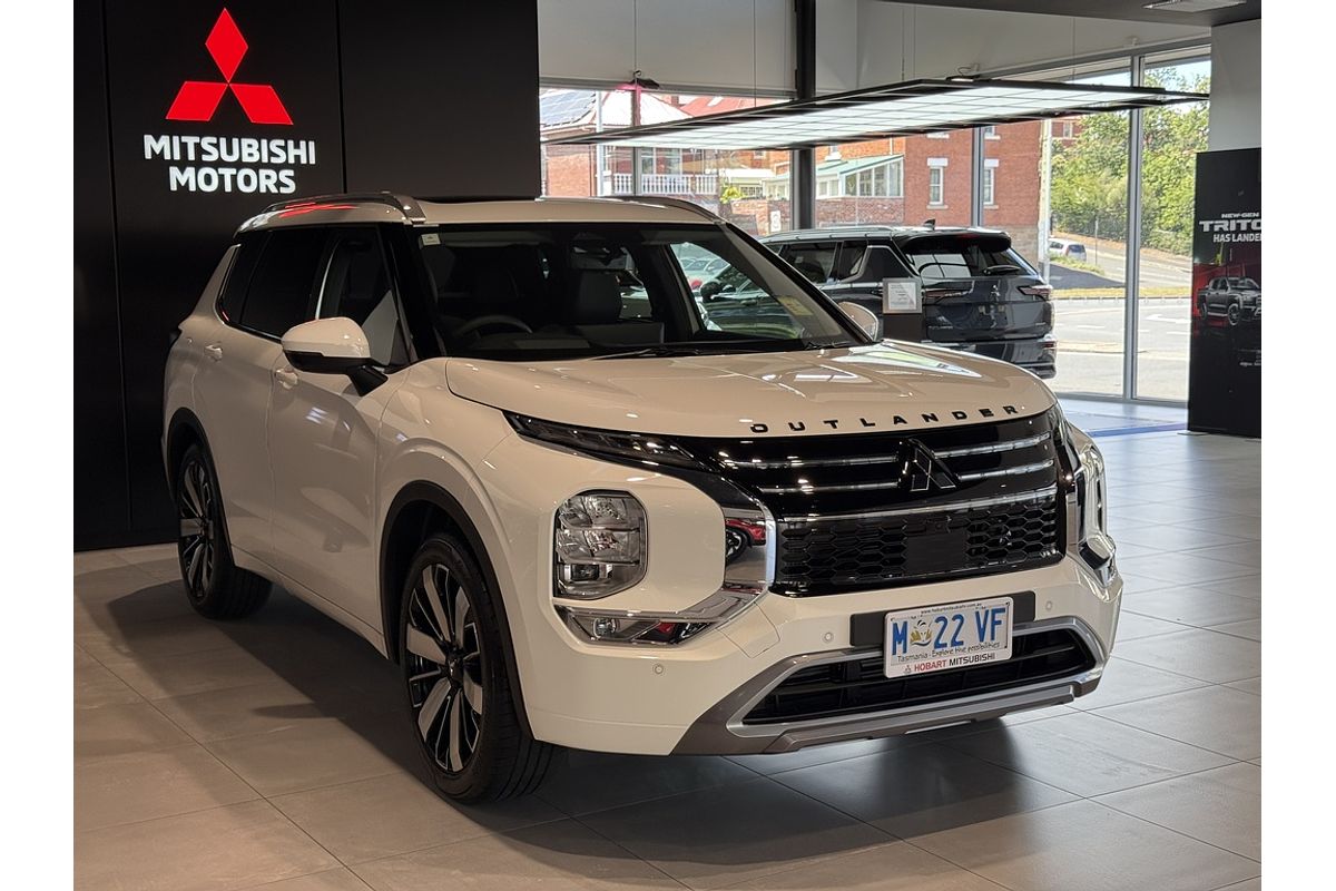 2025 Mitsubishi Outlander Exceed ZM