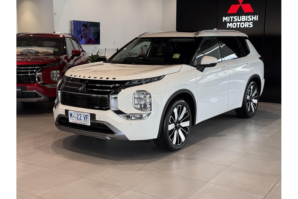 2025 Mitsubishi Outlander Exceed ZM
