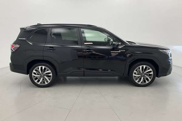 2025 Subaru Forester Hybrid Touring S6