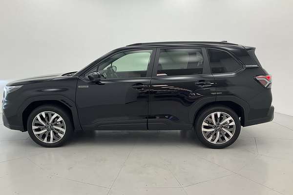 2025 Subaru Forester Hybrid Touring S6