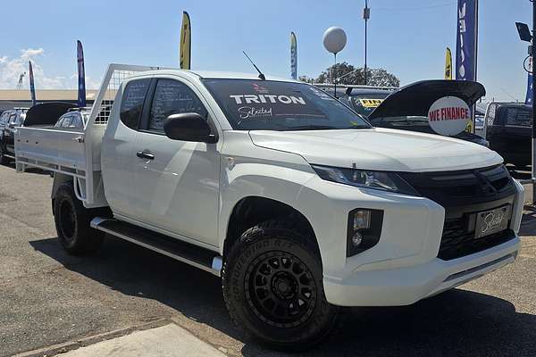2020 Mitsubishi Triton GLX+ MR 4X4