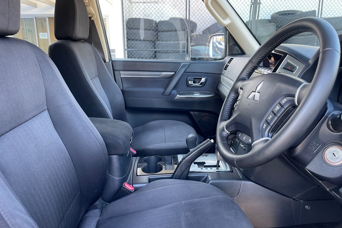 2016 Mitsubishi Pajero GLX NX