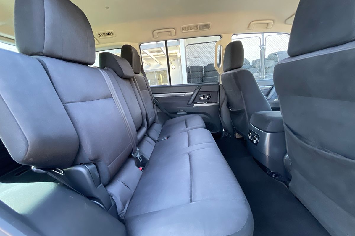 2016 Mitsubishi Pajero GLX NX